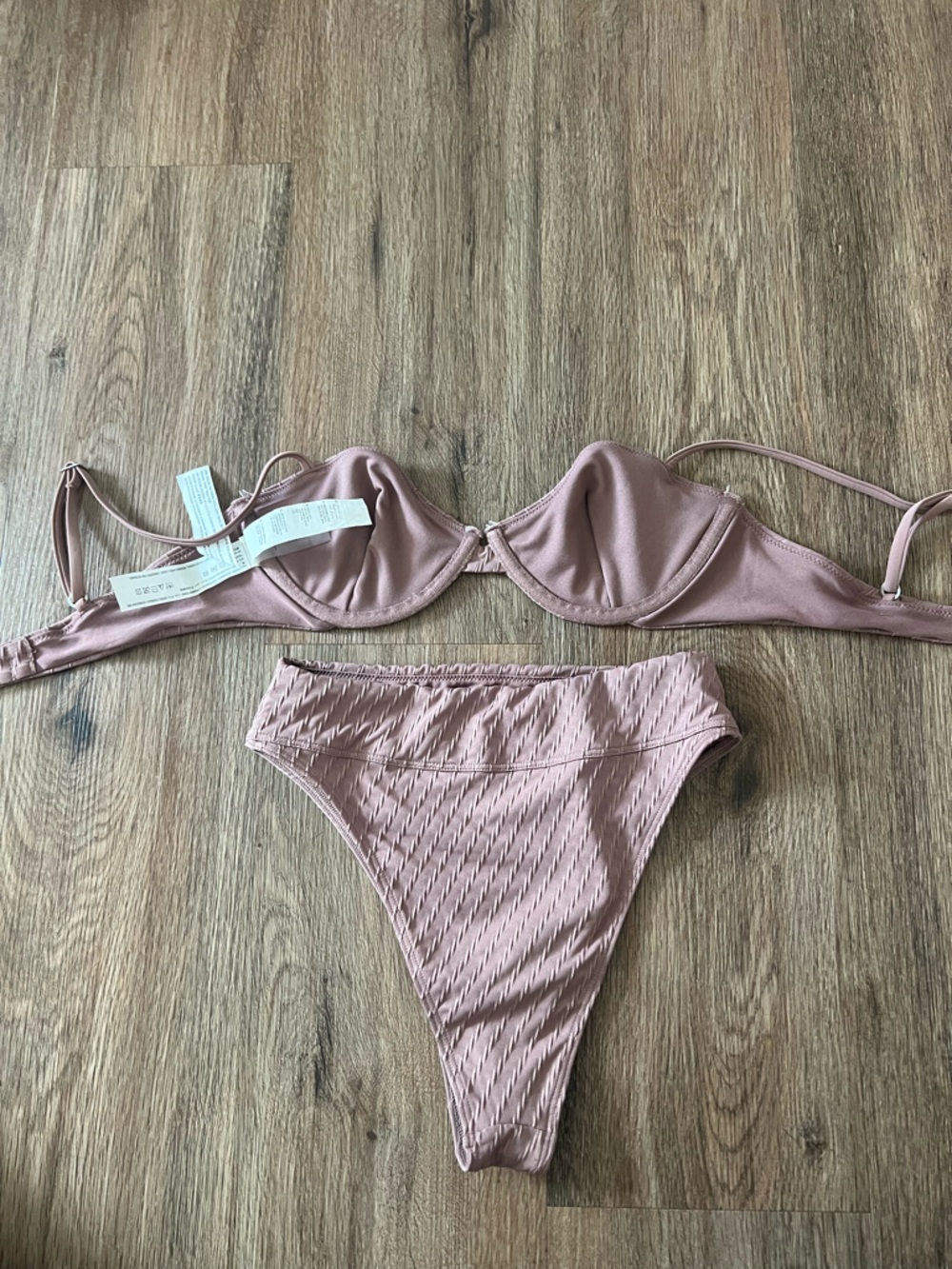 Abercrombie & Fitch High Rise Ribbed Bikini - Picture 3 of 4